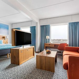 Junior King Suite